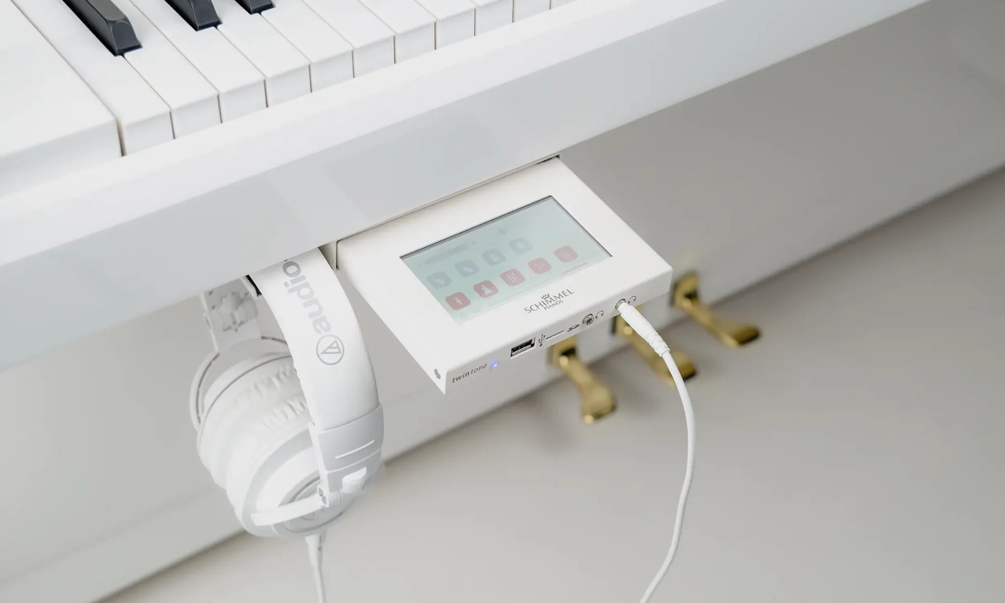 SCHIMMEL C 116 Tradition TwinTone-Piano - weiss poliert