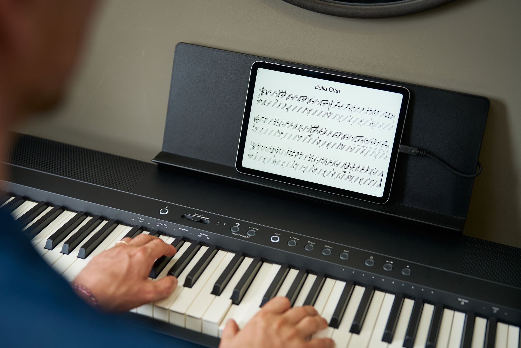ROLAND FP-40 Stagepiano