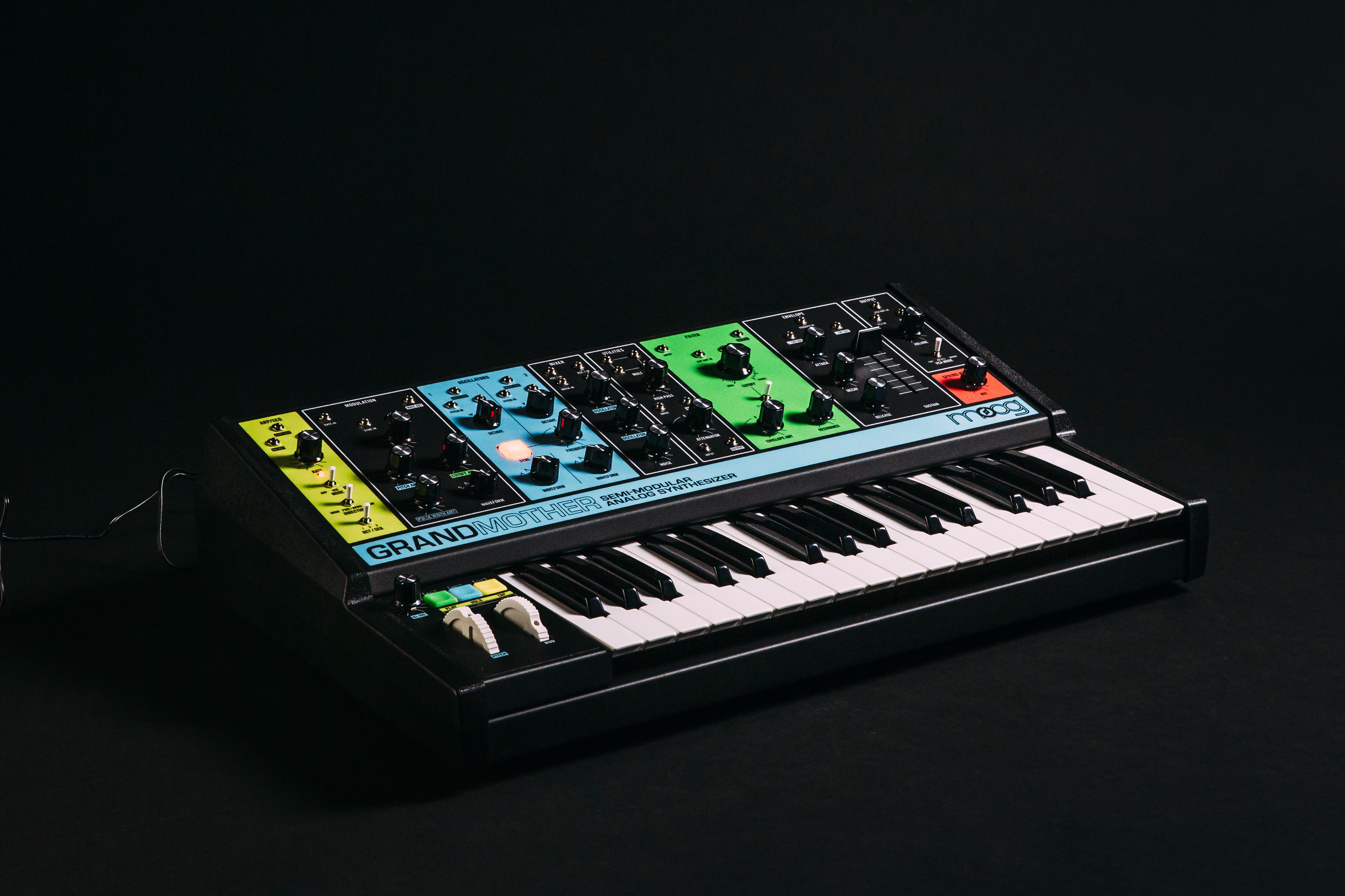 MOOG Grandmother Semi-Modular Analog Synthesizer