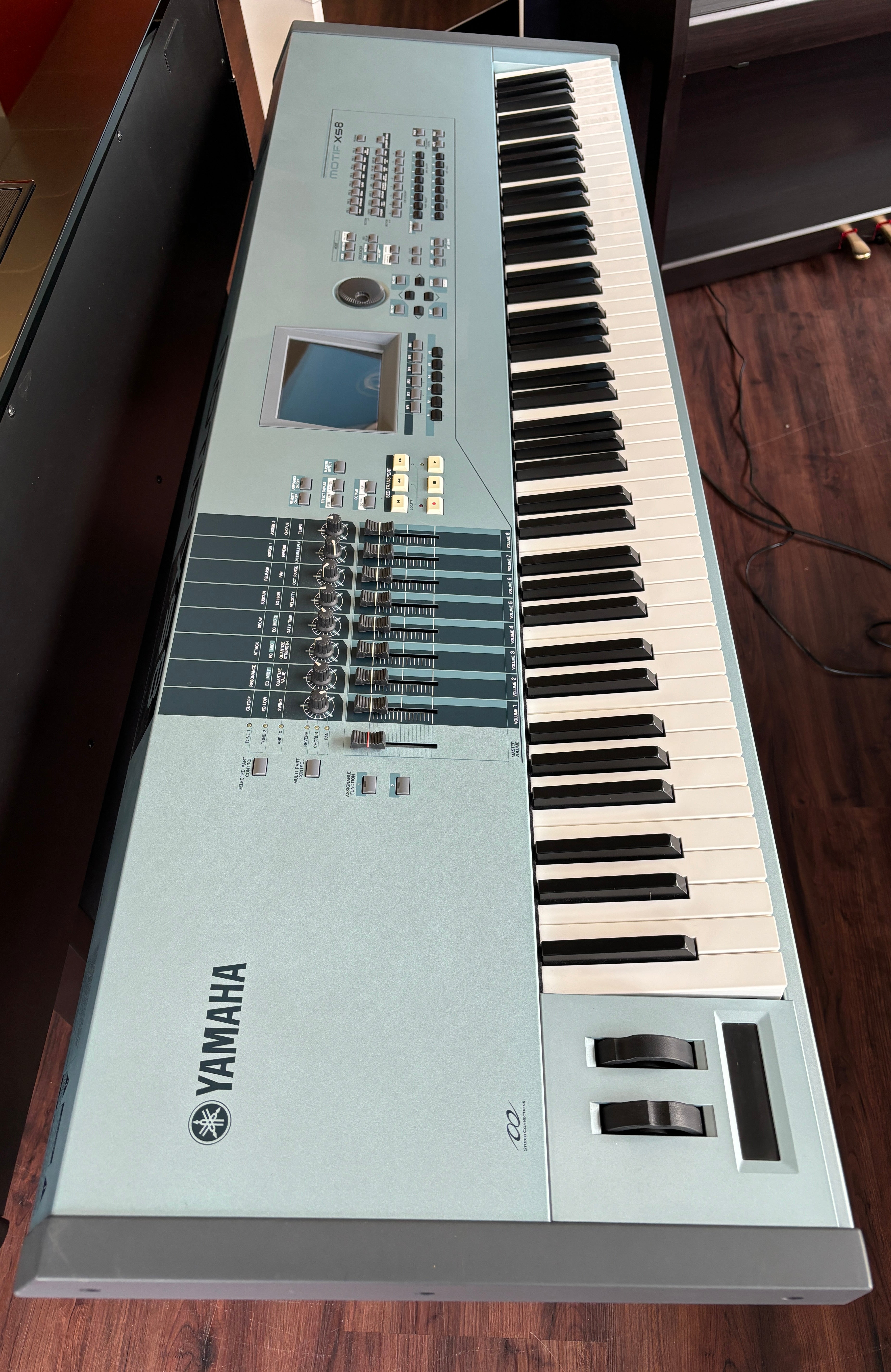 YAMAHA MOTIF XS 8 Synthesizer Workstation Occasion