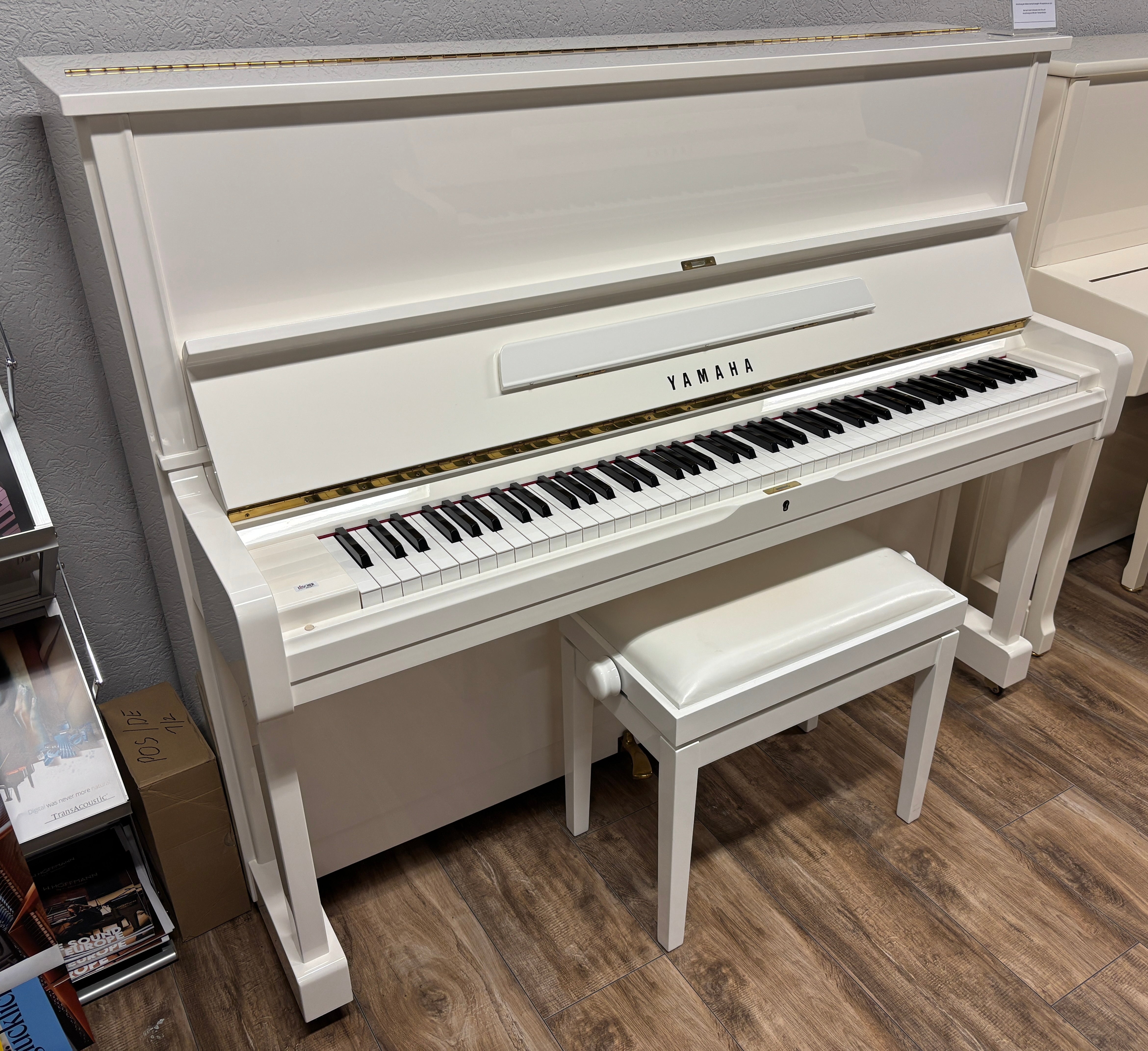 YAMAHA U1 PWH weiss poliert Akustik-Piano Occasion