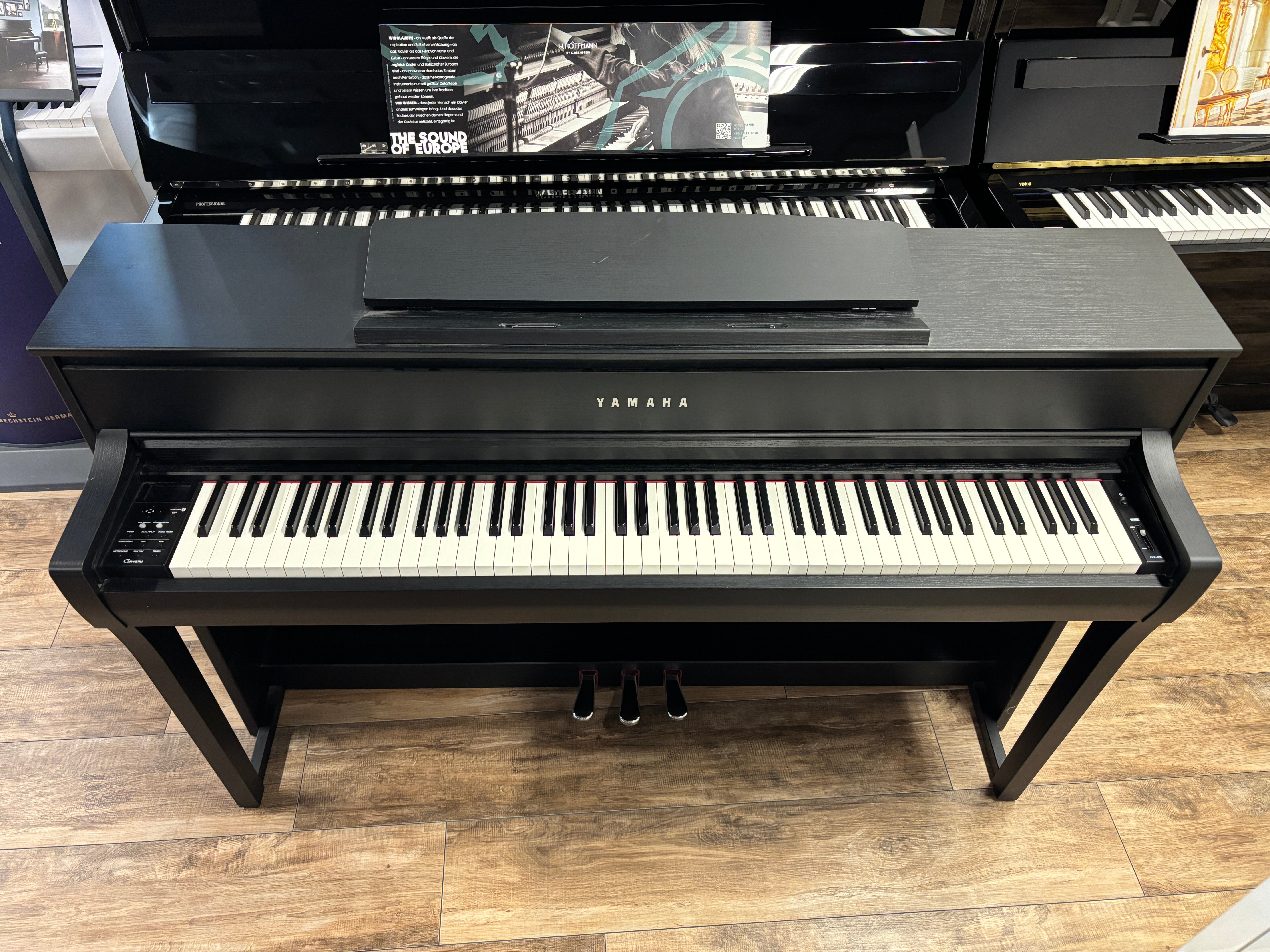 YAMAHA Clavinova CLP-675 B Digitalpiano Occasion
