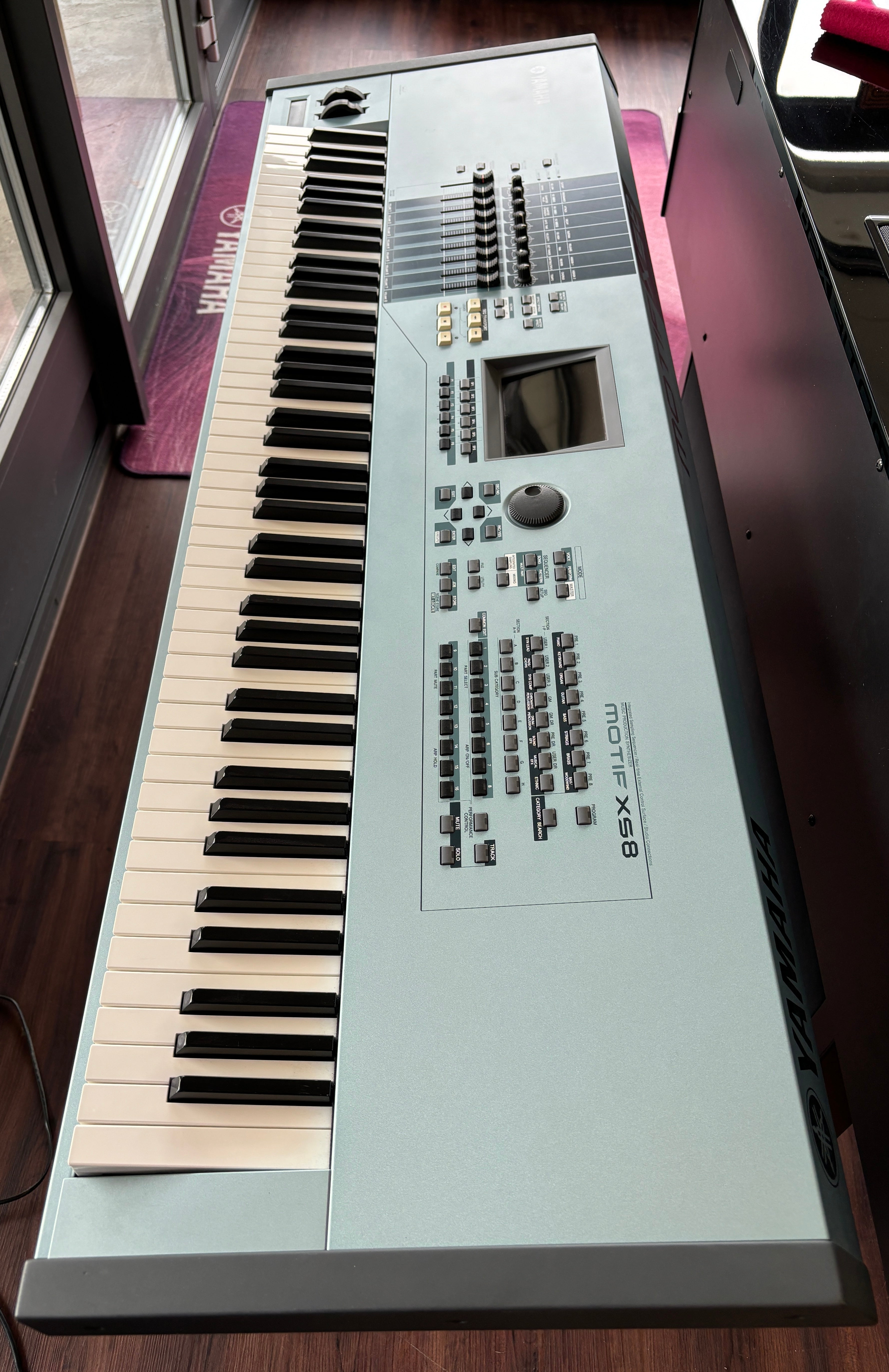 YAMAHA MOTIF XS 8 Synthesizer Workstation Occasion
