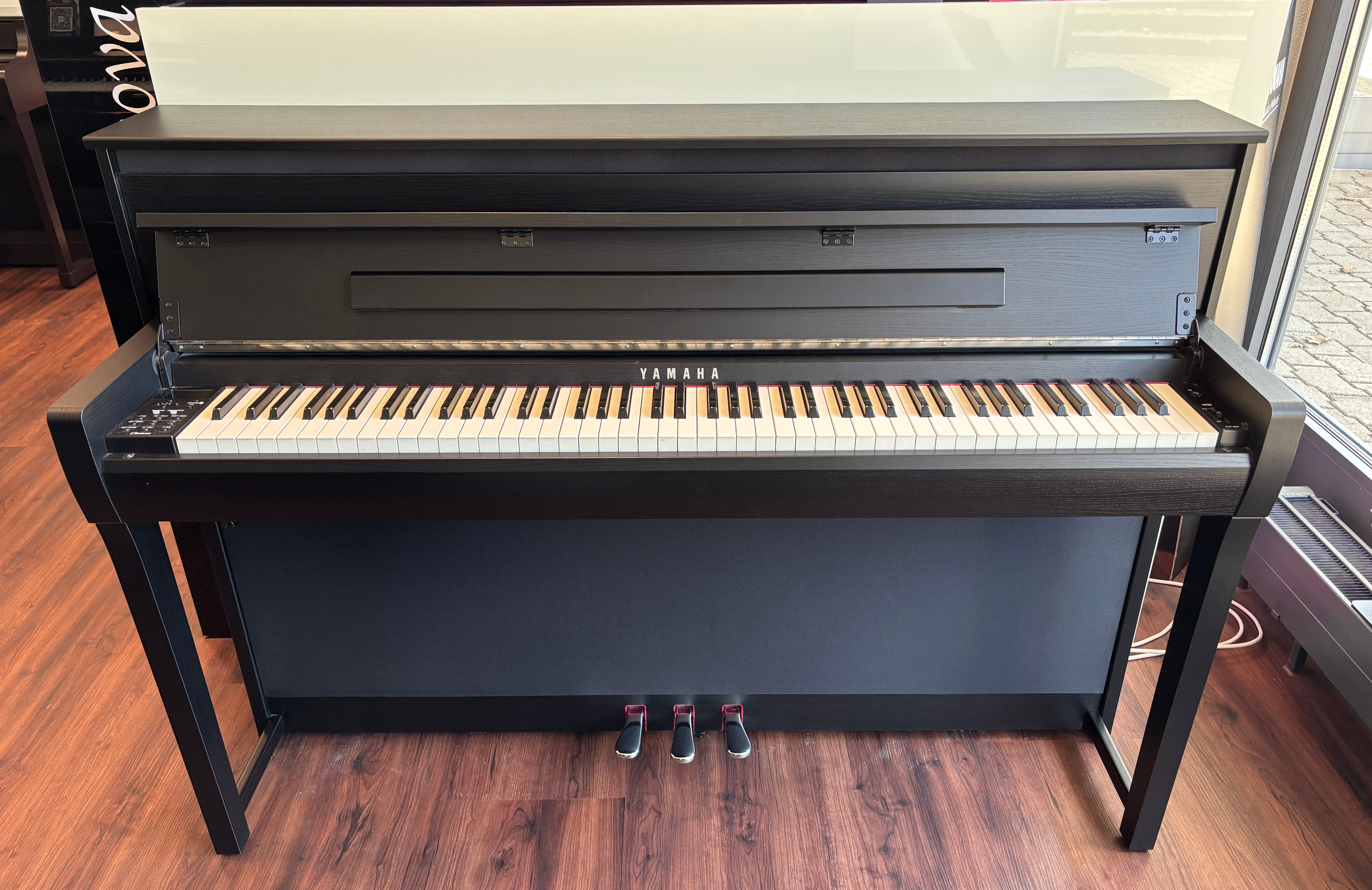 YAMAHA Clavinova CLP-685 B Digitalpiano Occasion