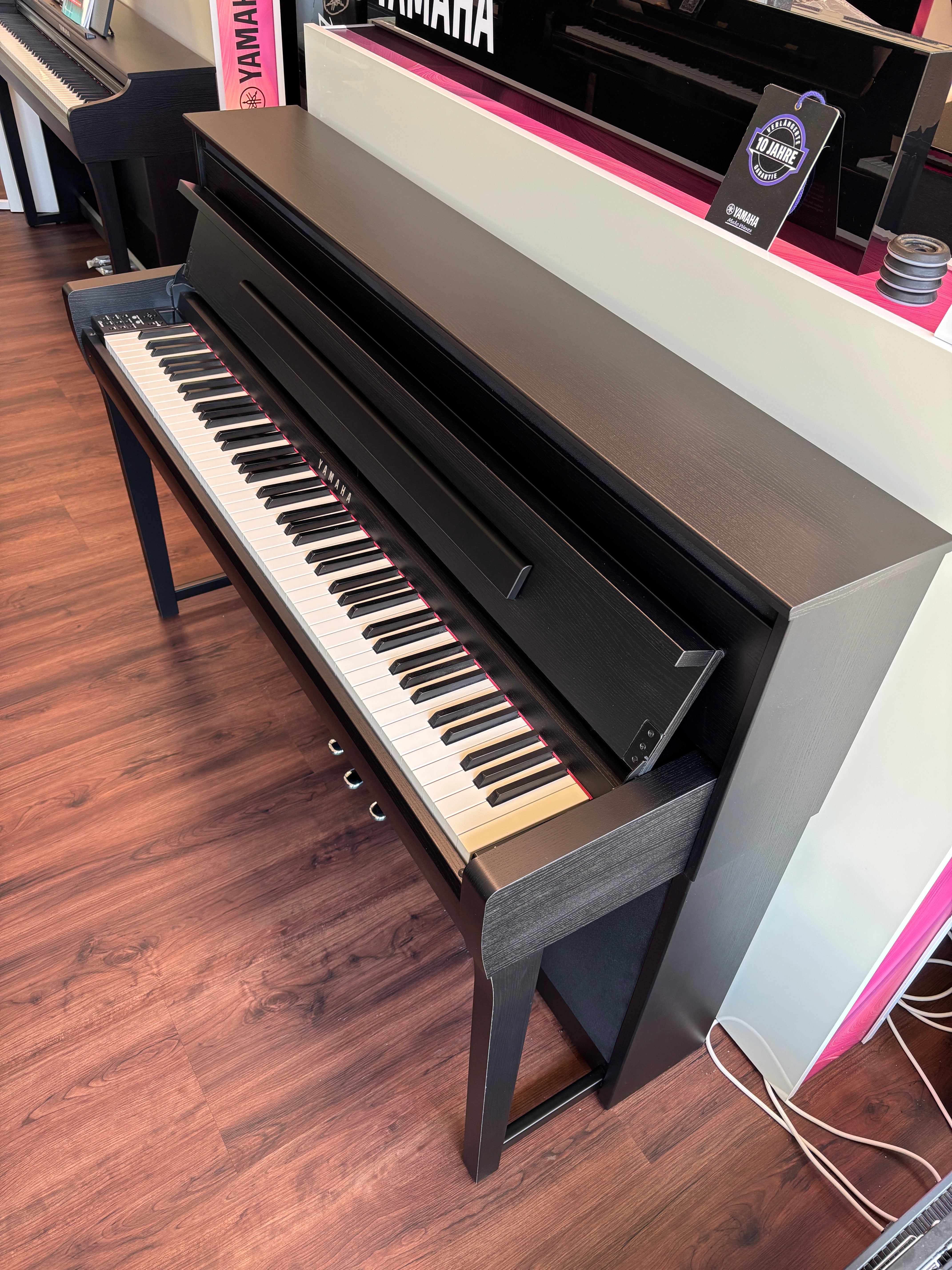 YAMAHA Clavinova CLP-685 B Digitalpiano Occasion