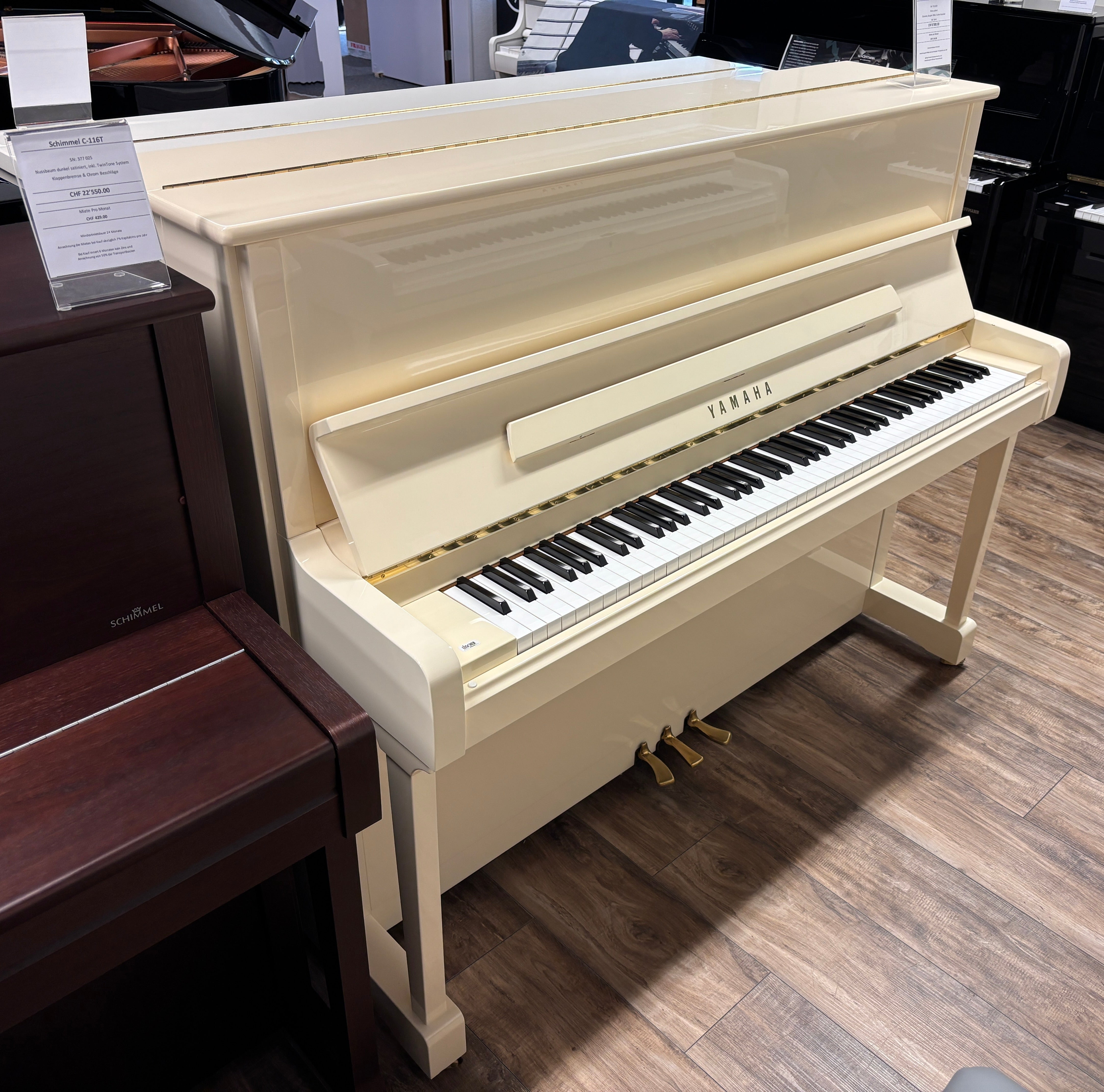 YAMAHA P121N PWH weiss poliert Akustik-Piano Occasion