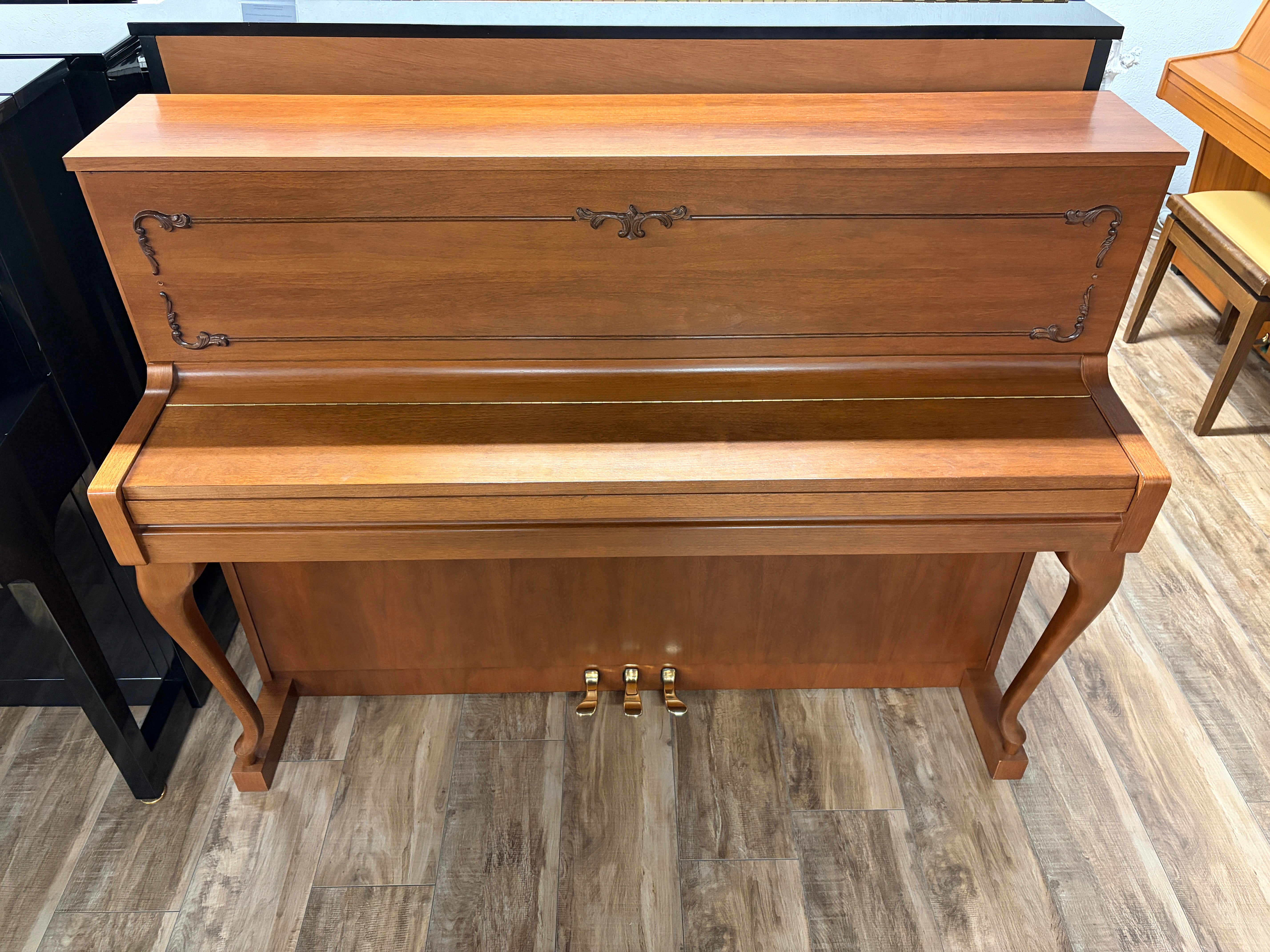 SCHIMMEL Nussbaum Akustik-Piano Occasion