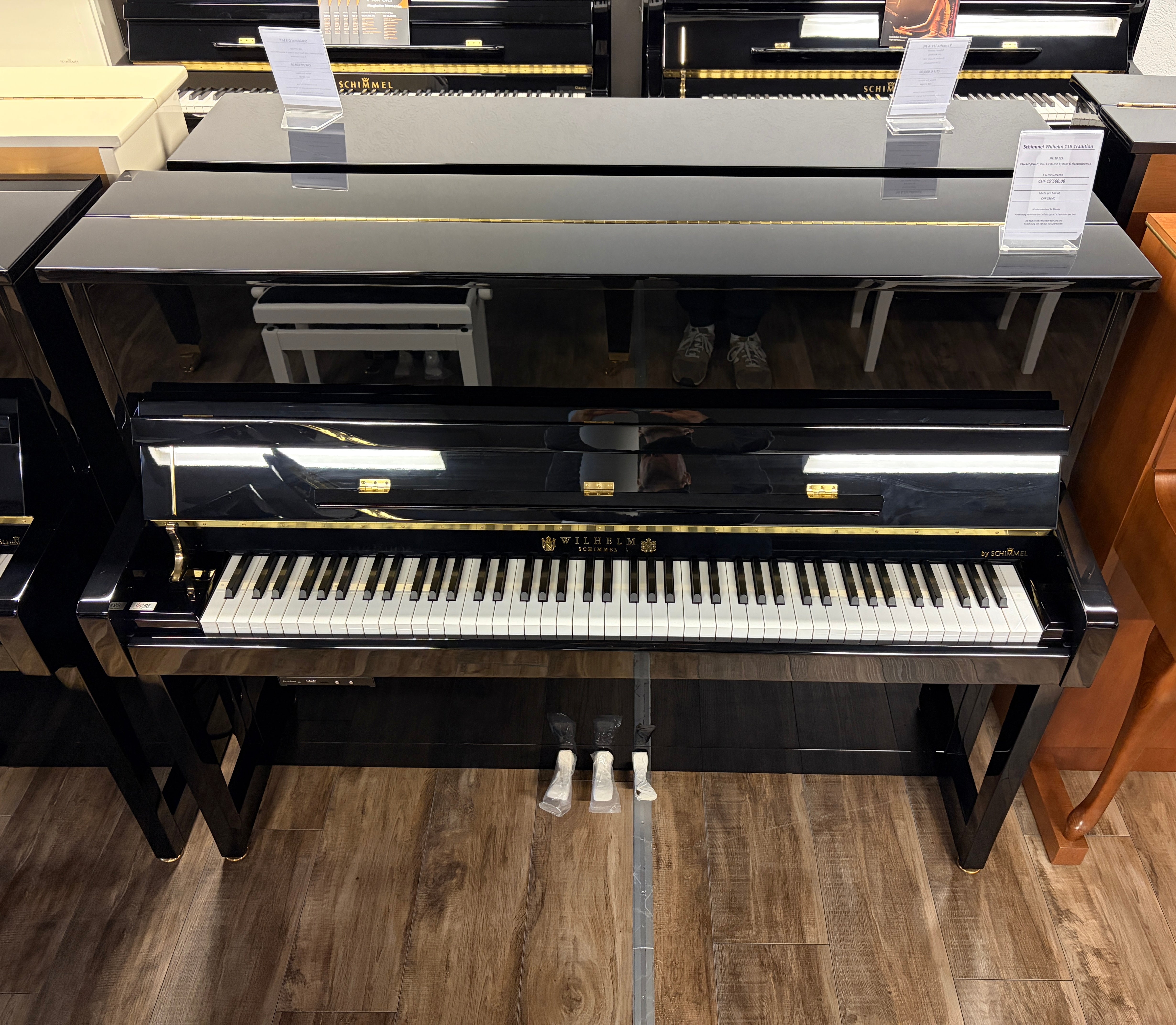 WILHELM SCHIMMEL W 118 Tradition TwinTone-Piano Ausstellungsmodell
