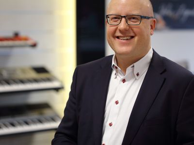 Beratung für Tasten im Showroom