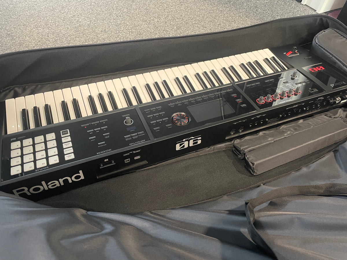 ROLAND FA-06 Synthesizer Occasion