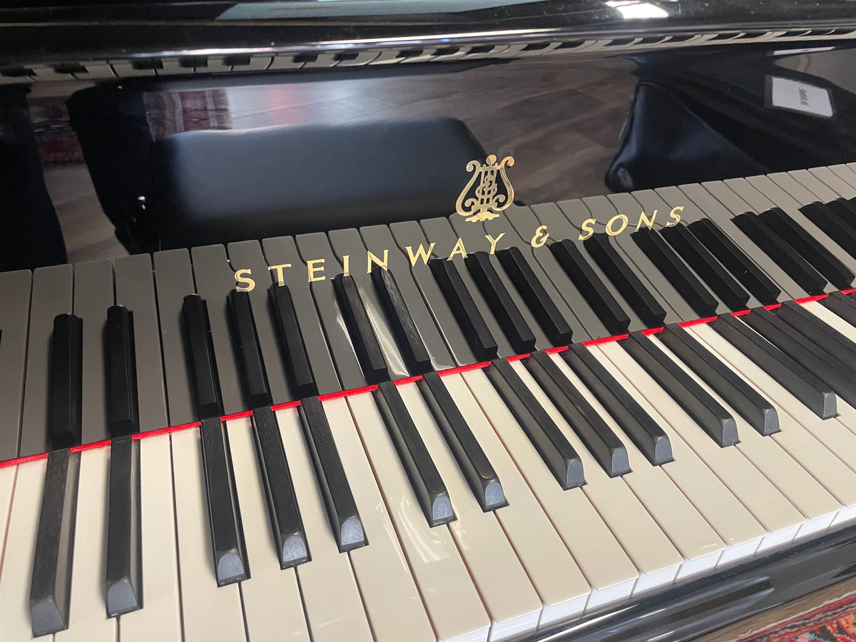 STEINWAY & SONS O-180 Flügel Occasion
